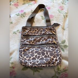 LeSportsac Giraffe Print Crossbody Bag classic multi-pocket design